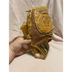 Wilson A2376 Baseball Softball Glove LHT Strata Loc Select Cowhide